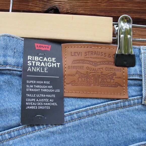 NWT  Levi's Ribcage Straight Ankle Jeans - Picture 9 of 10